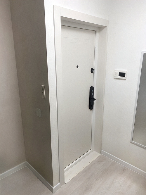 Дверь со smart-замком