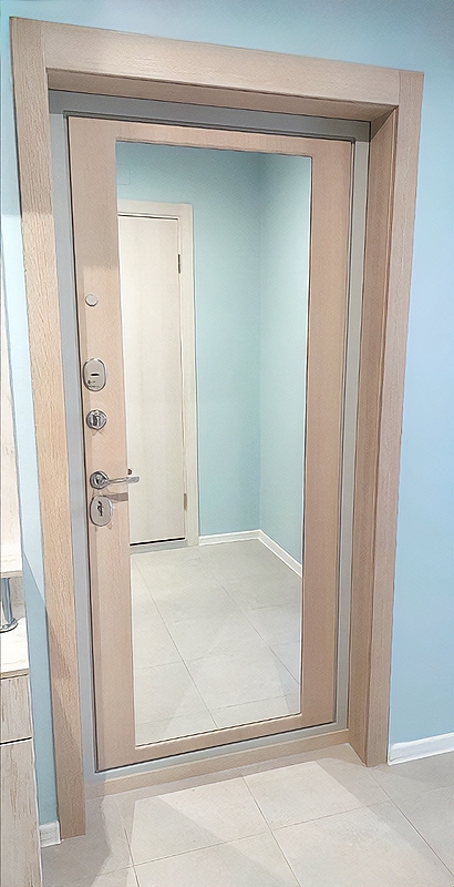 Зеркальная панель внутри