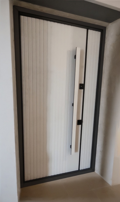 С длинной ручкой