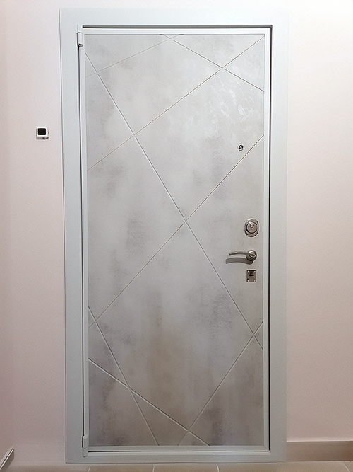 Дверь МДФ с зеркалом