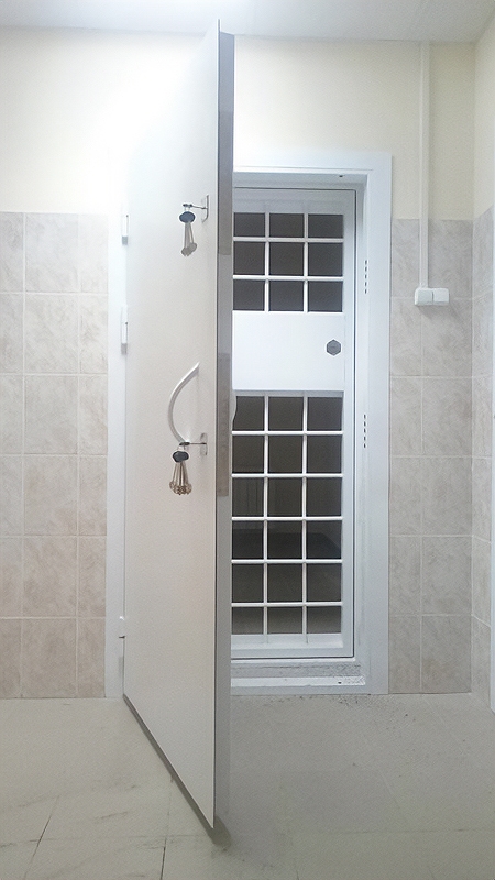 Белая дверь для КХО